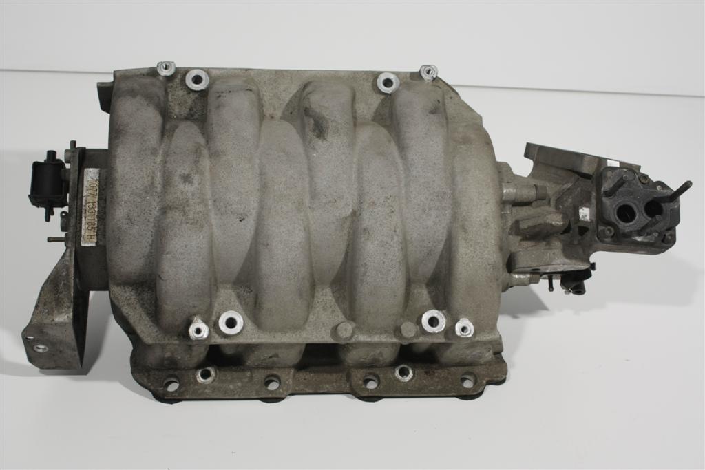 Audi A8 D2 3.7-4.2l AEW/ABZ/AGH/AEM Ansaugbrücke/Saugrohr 077133205 
