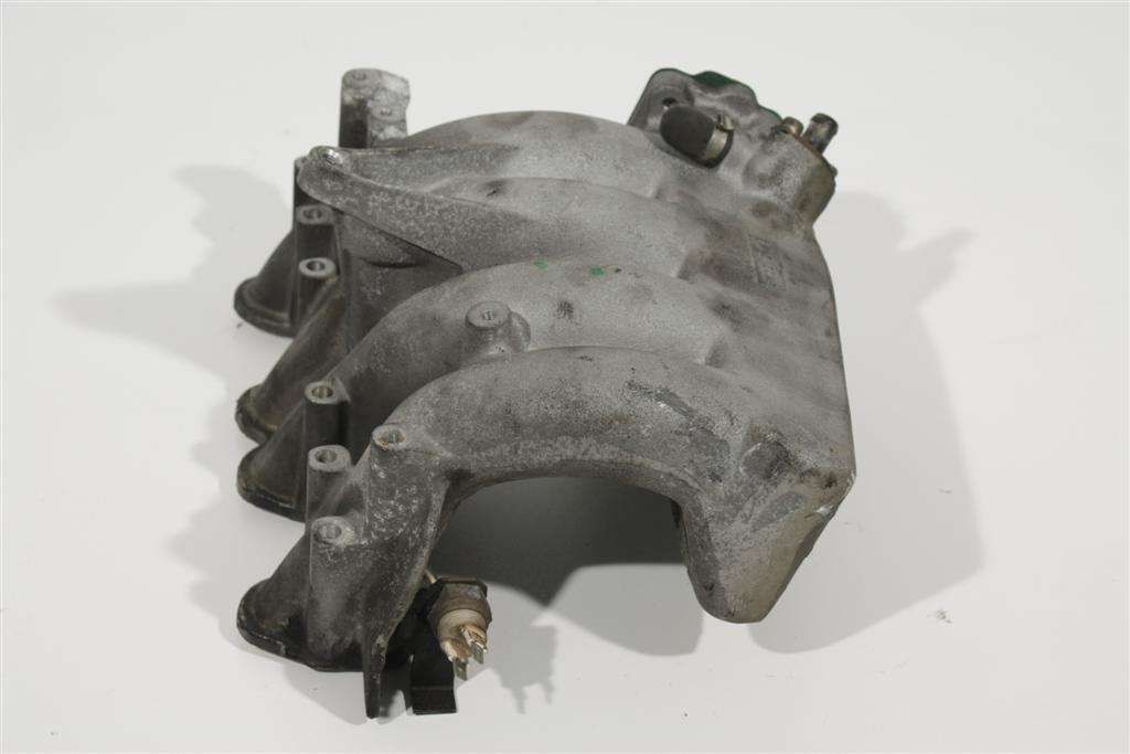 Audi 80 B4 1.6l ADA Ansaugbrücke/Saugrohr 048133201A 