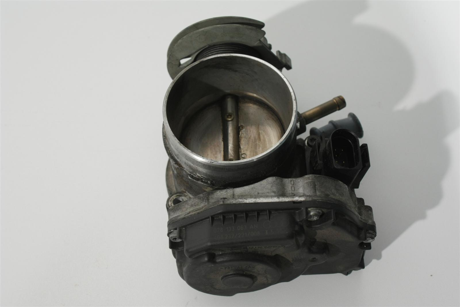 Audi A4 B5/A6 4B/A8/Passat 2.8l 193PS ACK/ALG/AGA/AGE Drosselklappe Automatik 078133063AN 