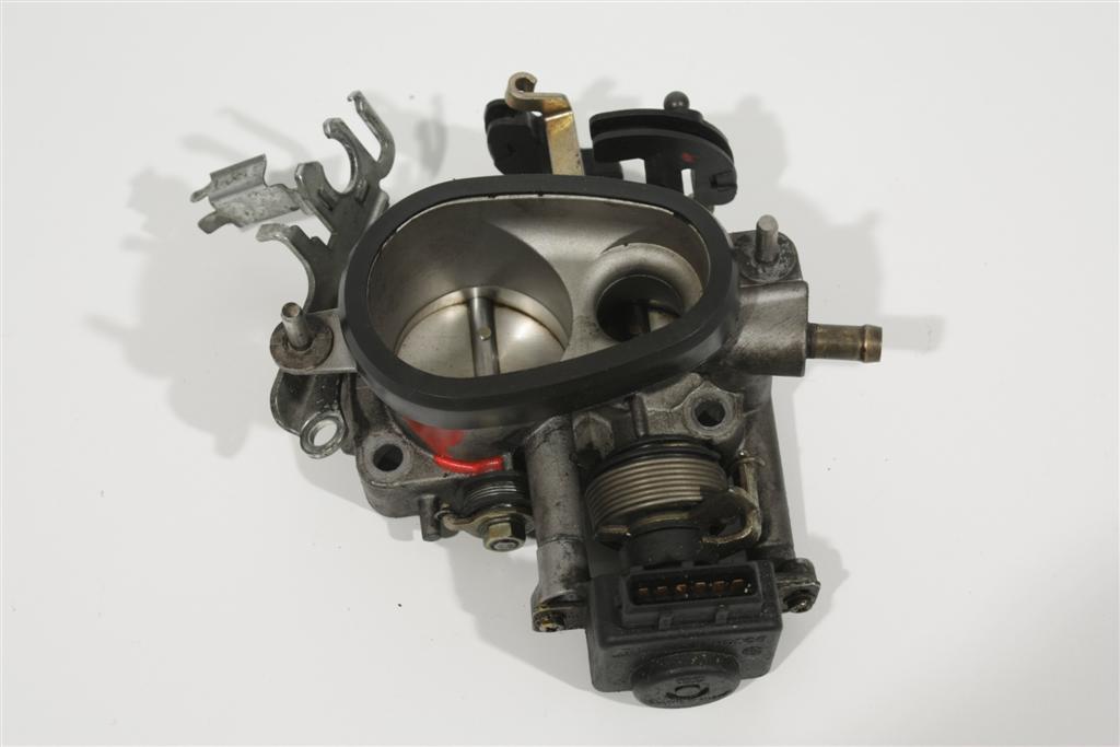 Audi 80 B4/A4 B5/A6 C4 2.6-2.8l ABC/AAH Drosselklappe Schaltgetriebe 078133061 