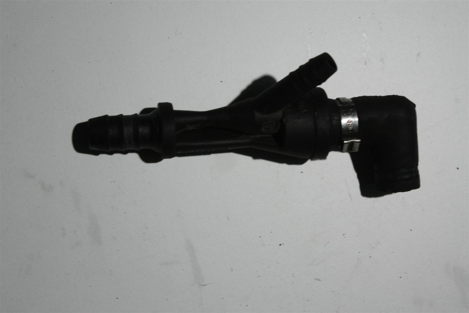 Audi 100/A3/A4/A6/A8 Saugstrahlpumpe 058133753B 