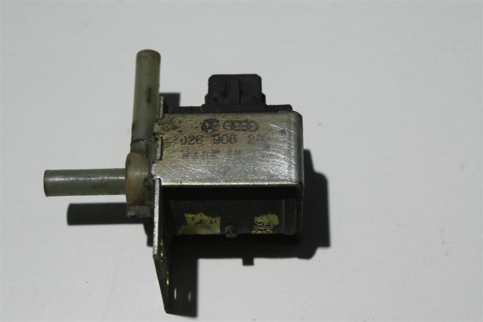 Audi 80/100 diverse 4 Zylinder Magnetumschaltventil 026906283B 