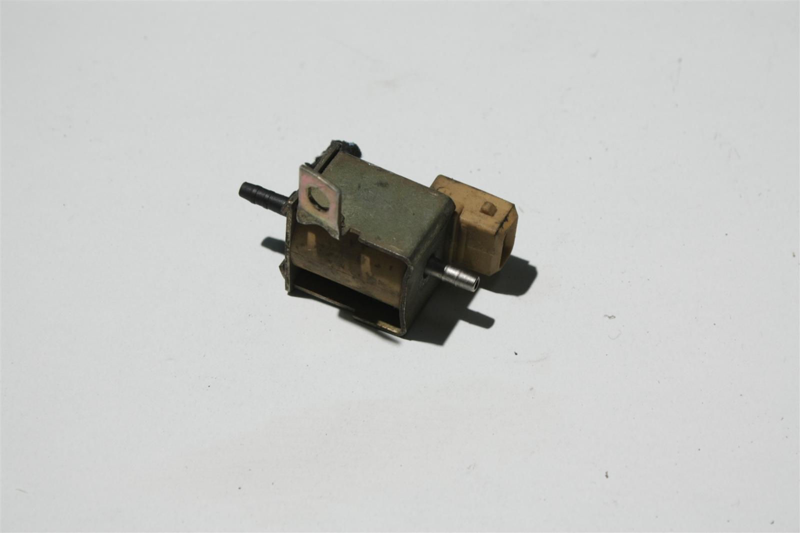 Audi 80 B4 1.9l 1Z Magnetumschaltventil 028906283 028906283B 