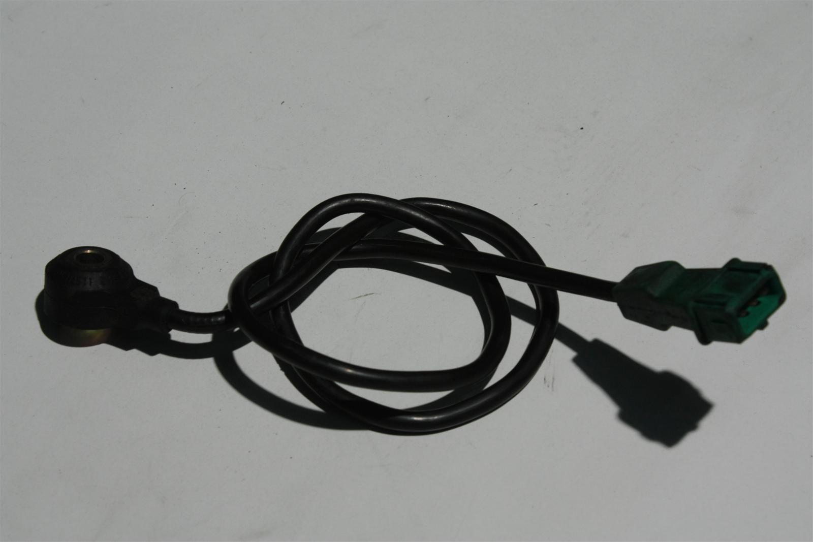 Audi 80/100/A4/A6/A8 Klopfsensor 054905377H 