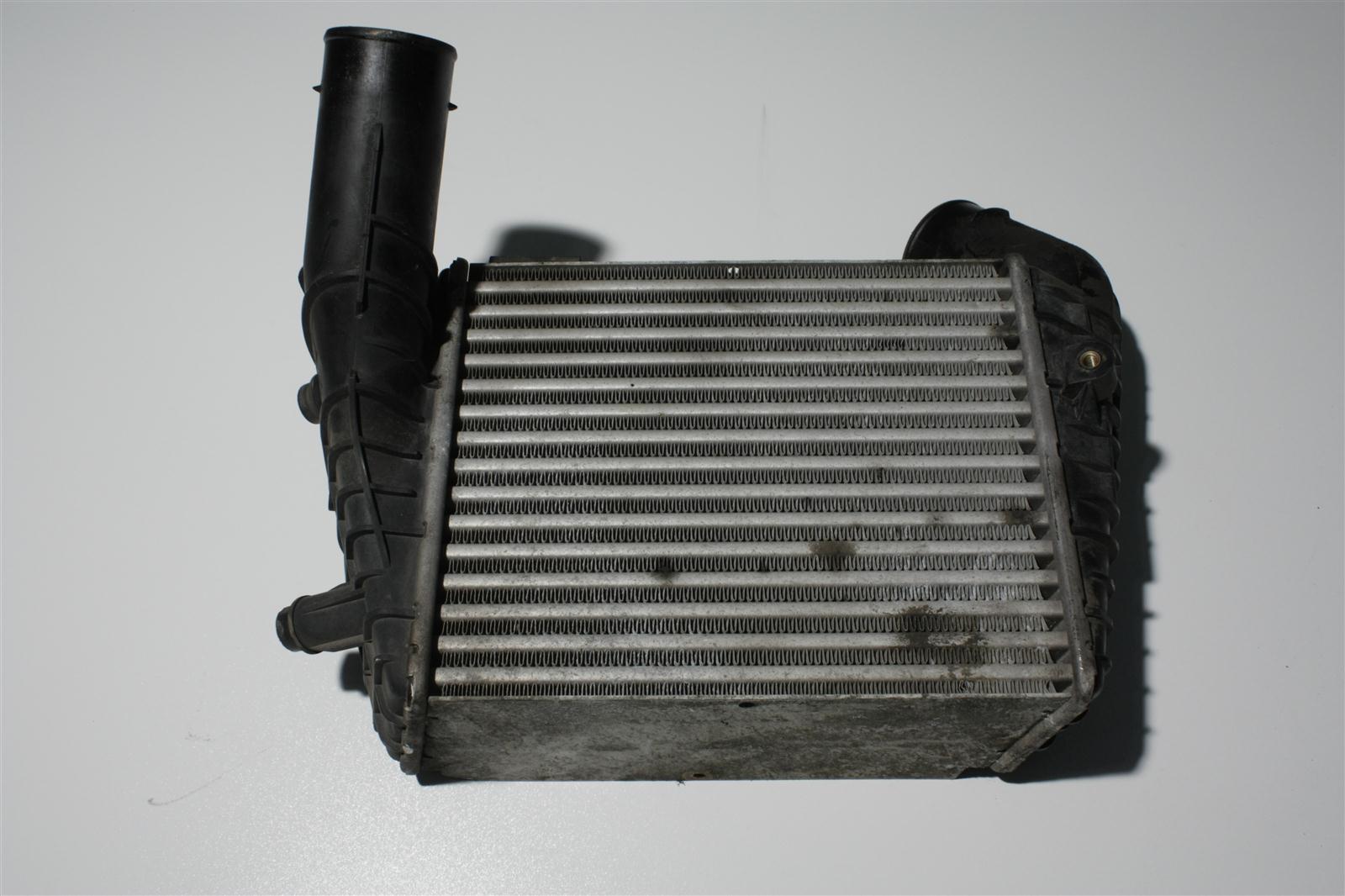 Audi S4/S6 C4 AAN Ladeluftkühler 4A0145805J 