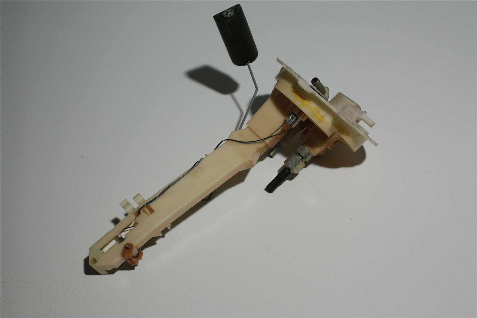 Audi 100/200 Typ 44/V8 Quattro Tankgeber 443919049AA 