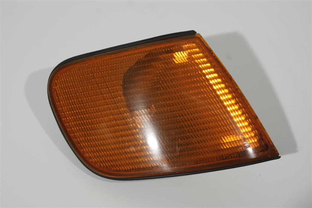 Audi 100 C4 Blinker vorne Rechts gelb 4A0953050D 
