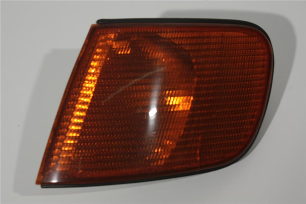 Audi 100 C4 Blinker vorne Links gelb 4A0953049 