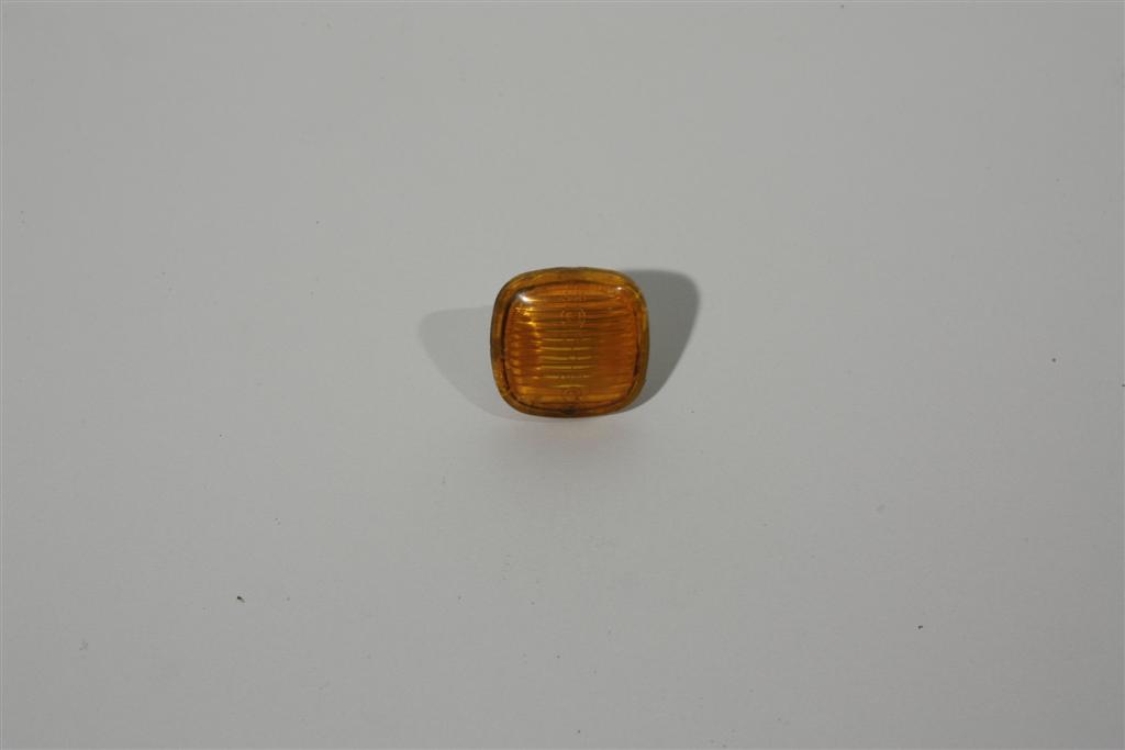 Audi A3/A4/A8 Blinker vorne gelb 4D0949127B 