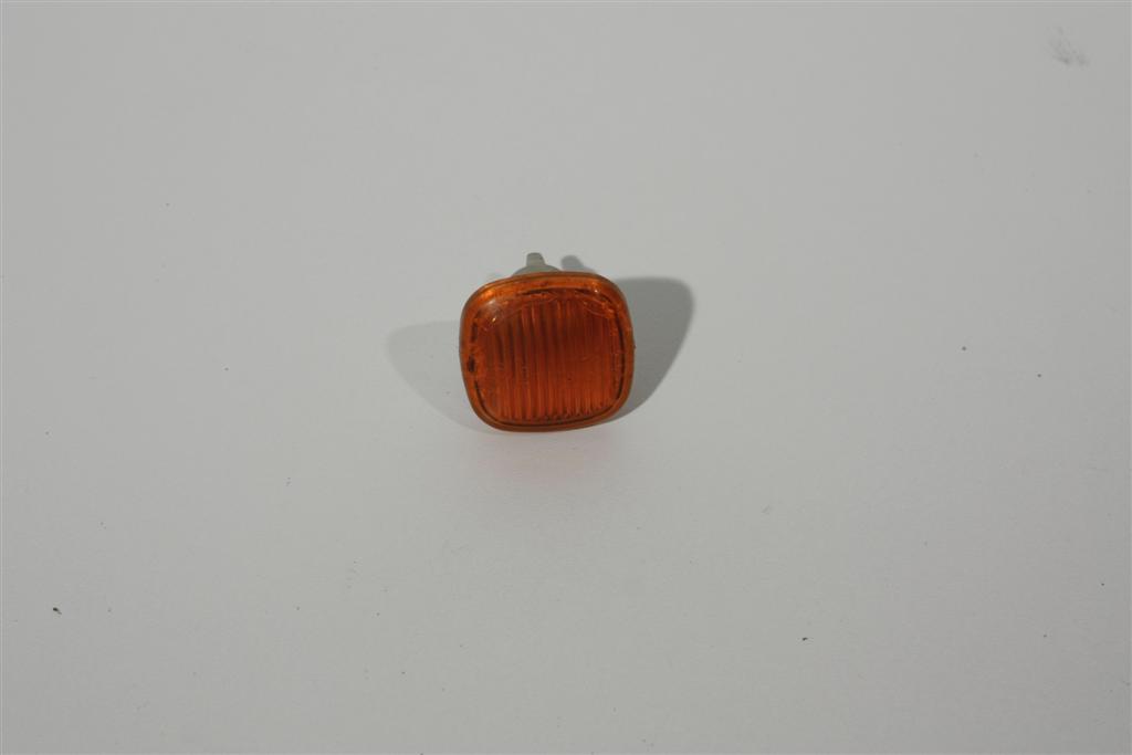 Audi A3/A4/A8 Blinker vorne orange 4D0949127 