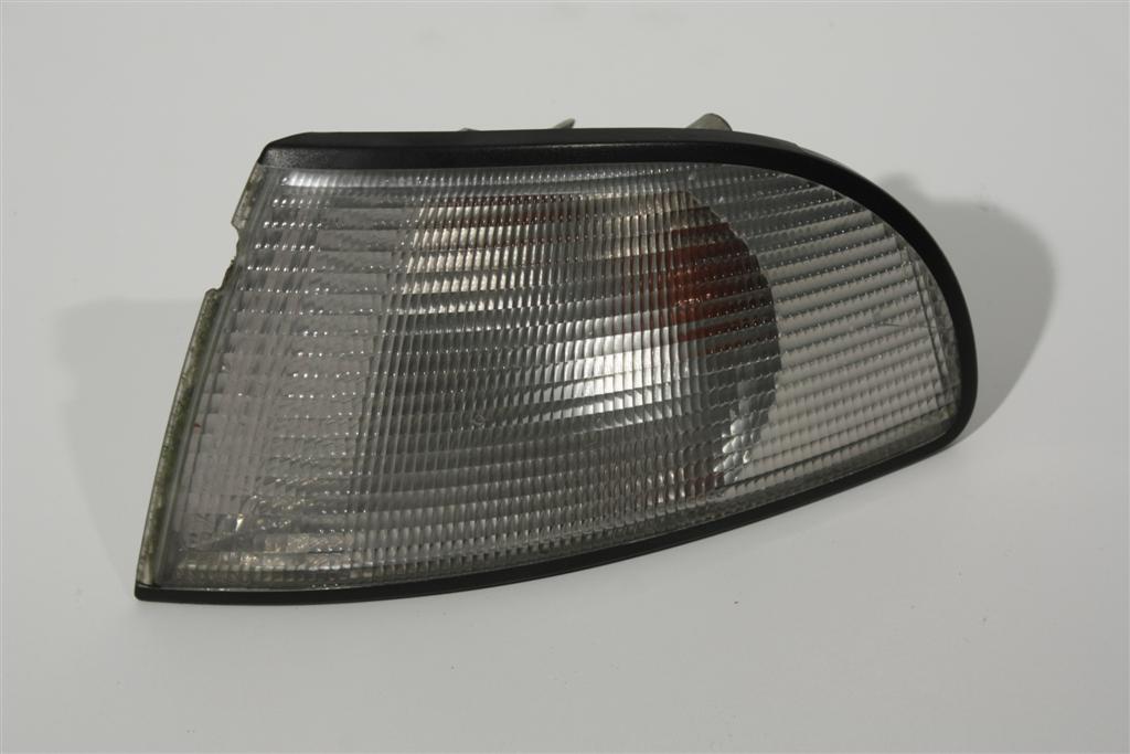Audi A4 B5 Blinker Valeo vorne Links 8D0953049 