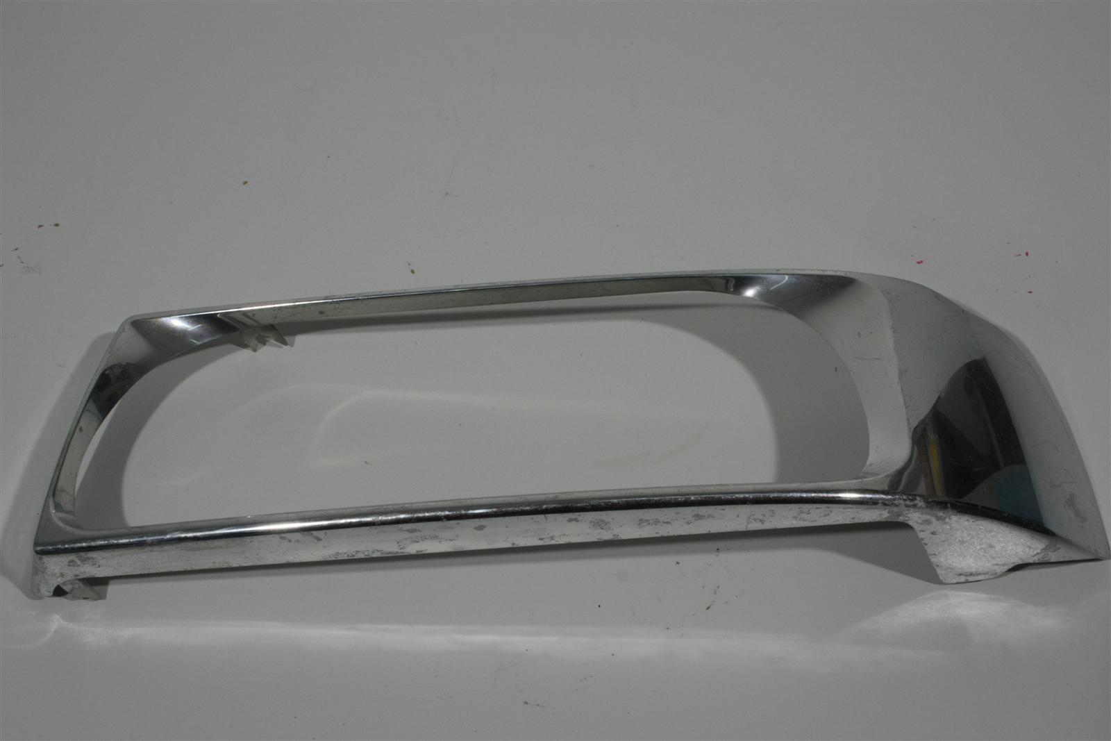 Audi 90 Typ 89 Reflektorrahmen Scheinwerfer Rechts 895941162 