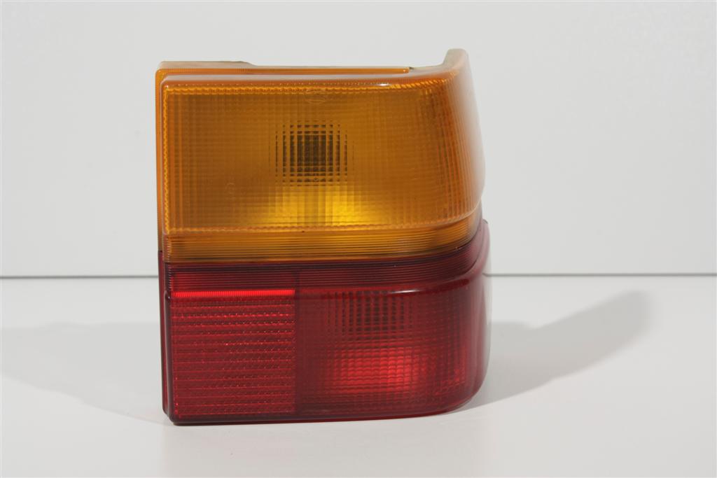 Audi 100/200 Typ44 Limousine Blinker/Rücklicht hinten Rechts gelb 443945218 