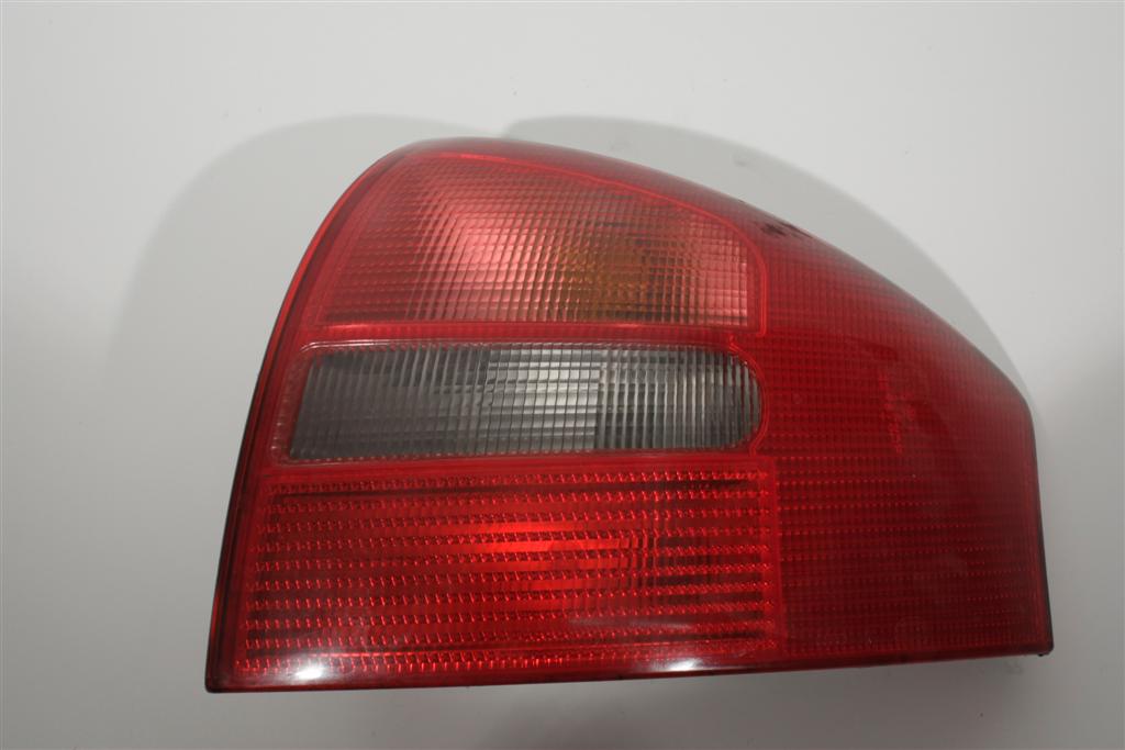 Audi A6/4B Limousine Blinker/Rücklicht hinten Rechts 4B5945096 