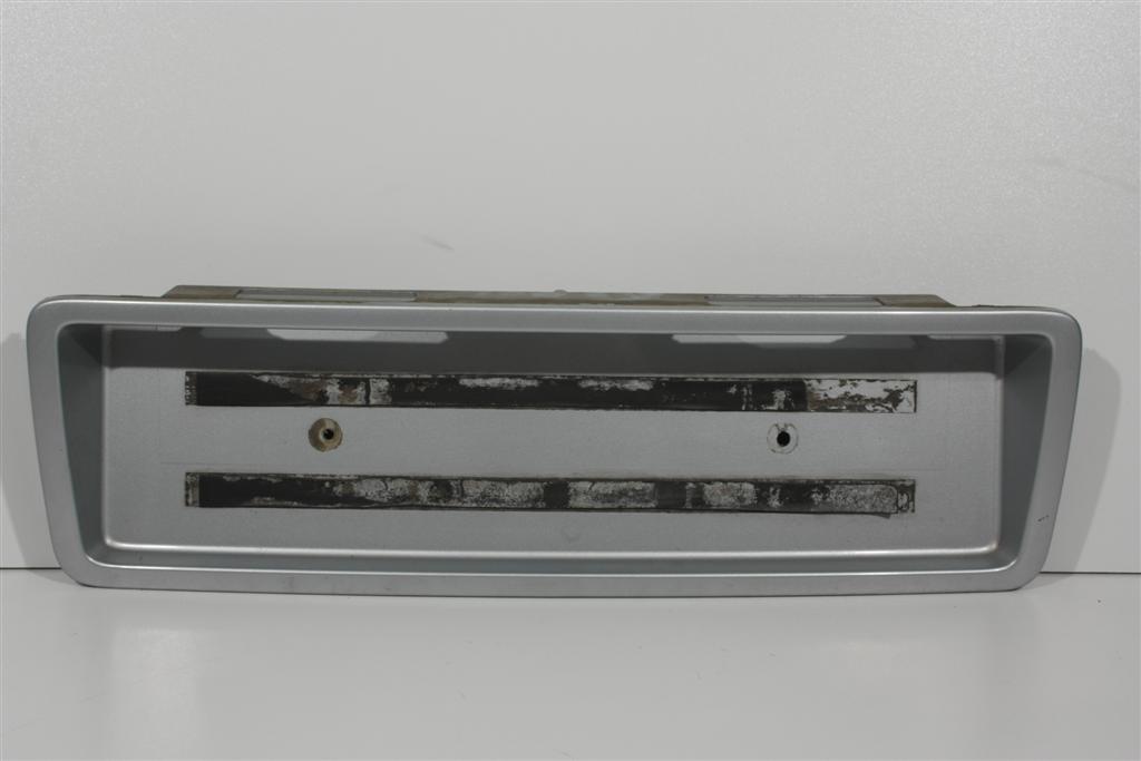 Audi A8 D2 Kennzeichenblende silber 4D0853465B 