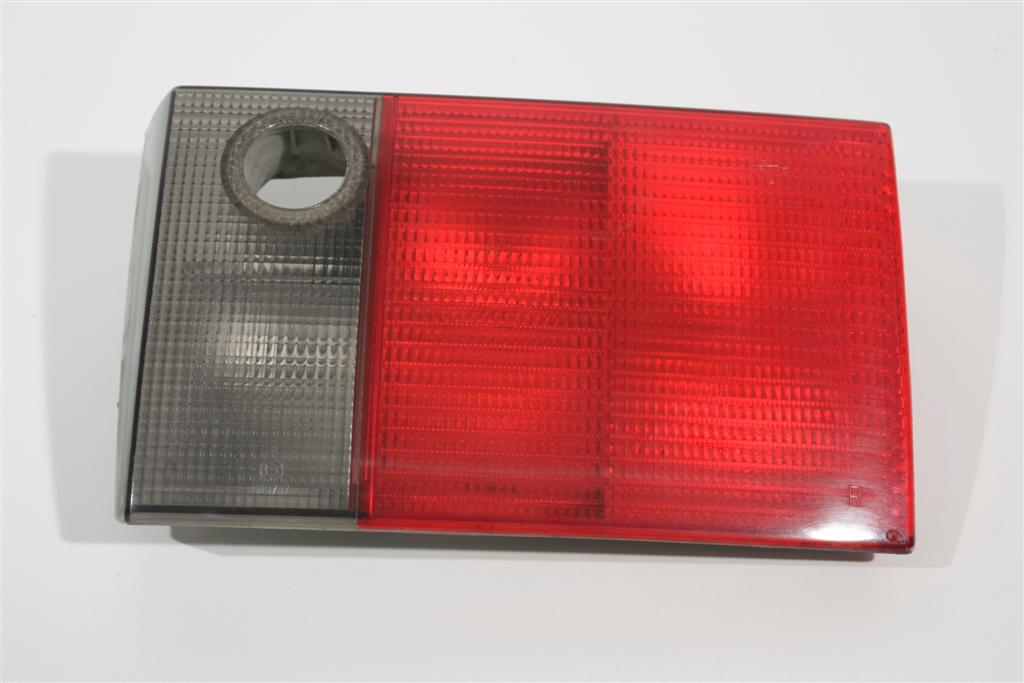 Audi 100 C4 Limousine & Avant Rücklicht Heckklappe innen rechts 4A0945094 