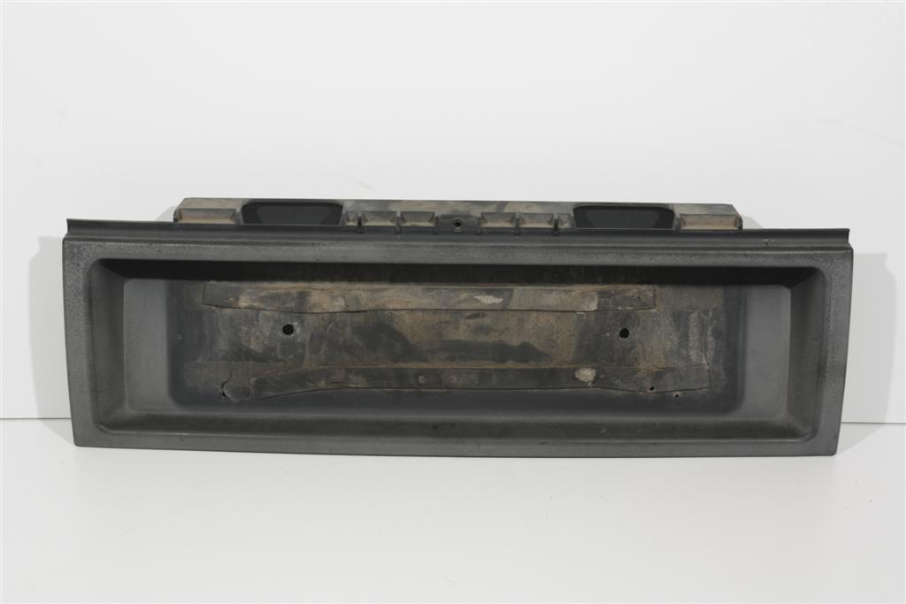 Audi 100 C4 Limousine Kennzeichenblende Plastik schwarz  4A5853465 
