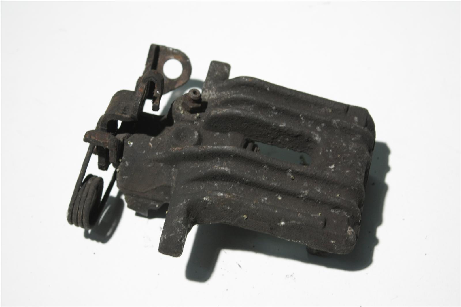 Audi/VW A4 B5/A6 4B/Passat Bremssattel Hinten Rechts 8E0615424 
