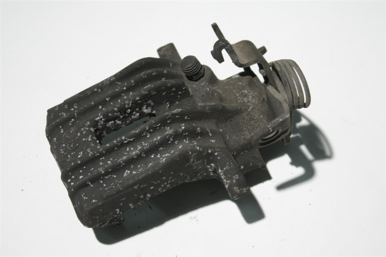 Audi/VW A6 4B/Passat Quattro Bremssattel Hinten Links 8E0615423A 