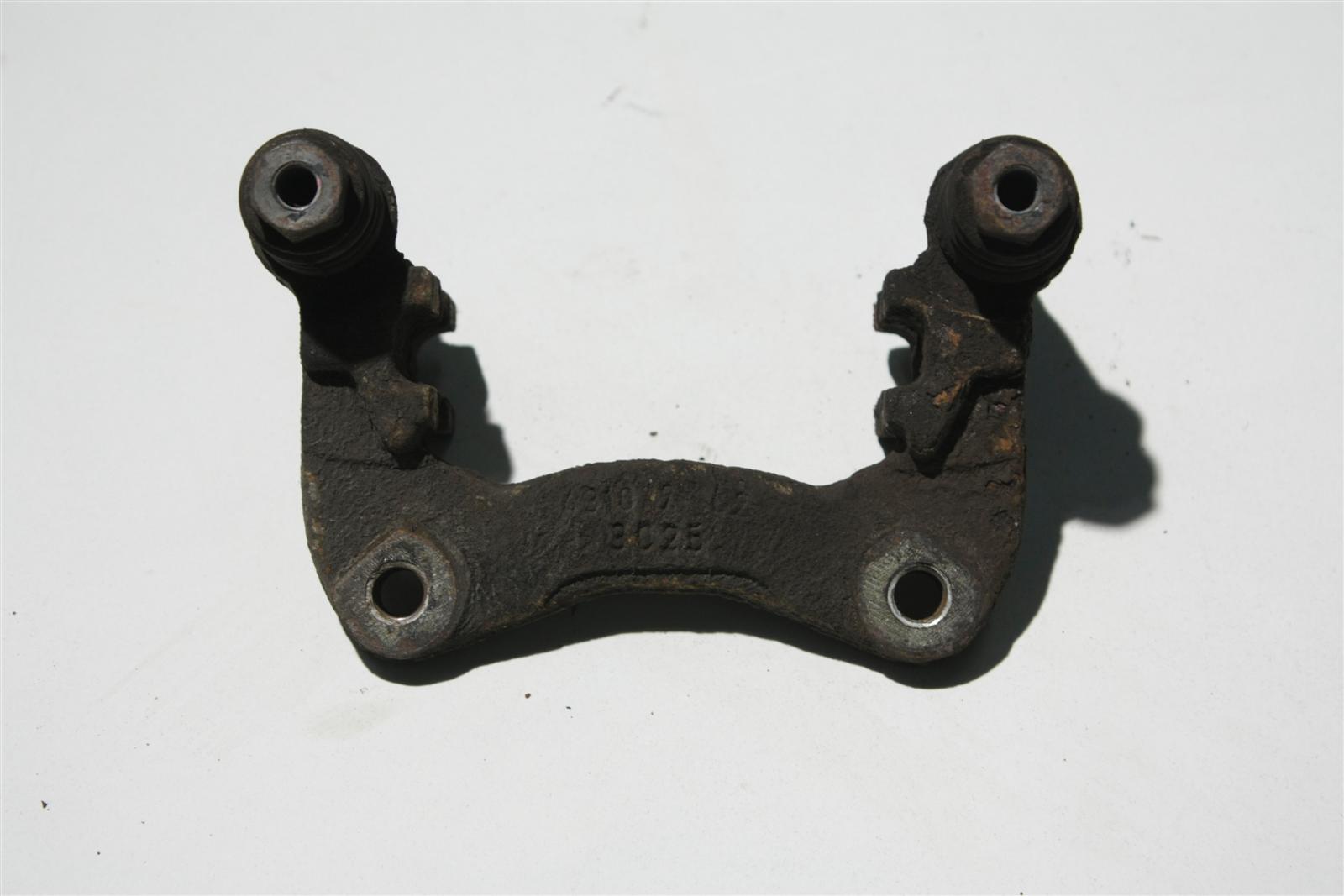 Audi/VW 80 Typ 89/B4/100/200 Typ 44/C4/A4/A6/Passat Sattelhalter Hinten 443615425B 