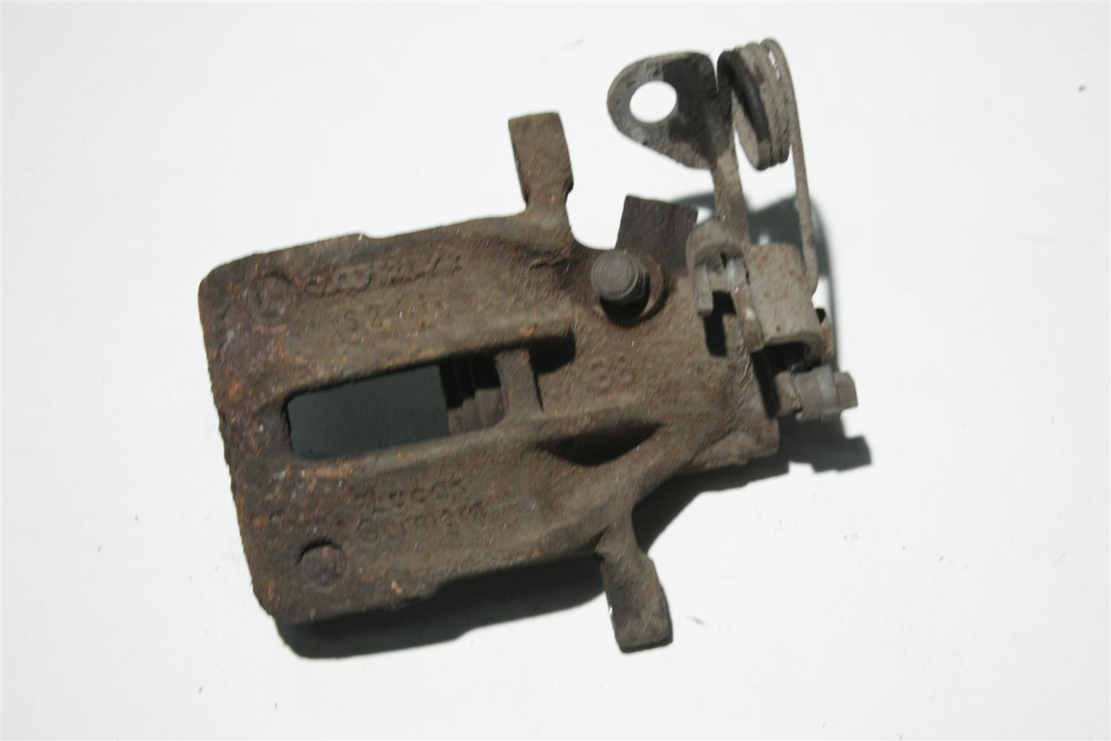 Audi A4 B5 Bremssattel Hinten Links 8D0615423 