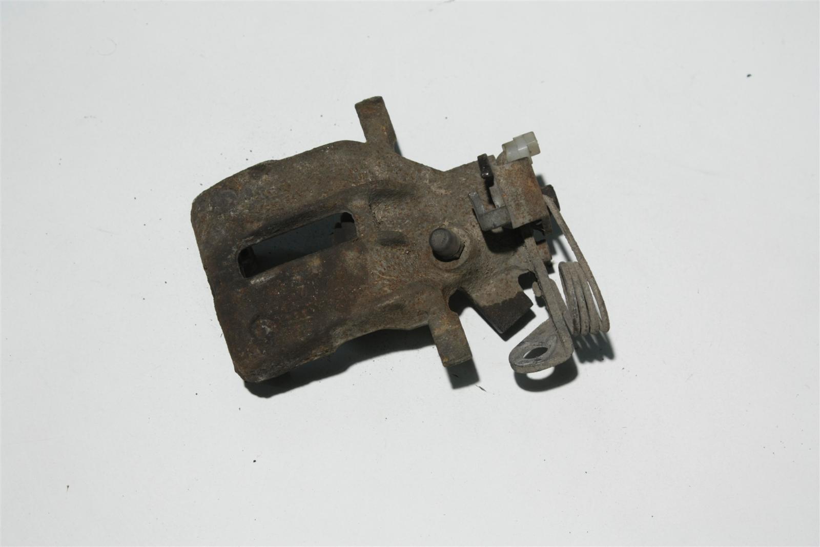Audi A4 B5 Bremssattel Hinten Rechts 8D0615424 