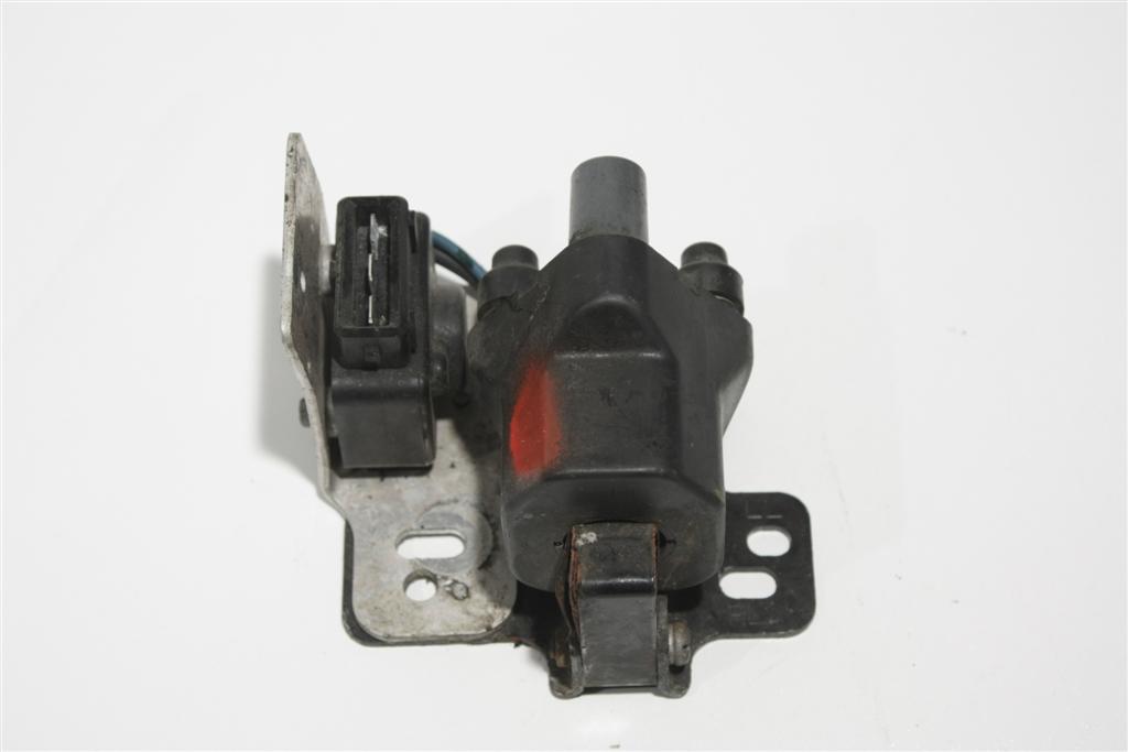Audi 100/A6 C4/V8/Urquattro Zündspule Hitachi 443903105E 