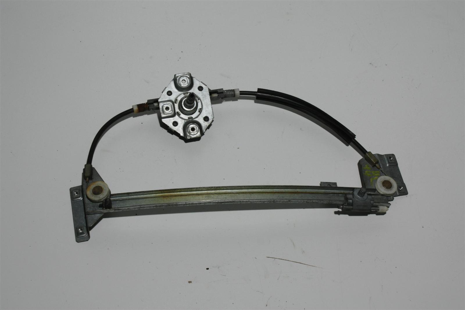 Audi 100/200 Typ 44/V8 man. Fensterheber Hinten Links 443839399A 
