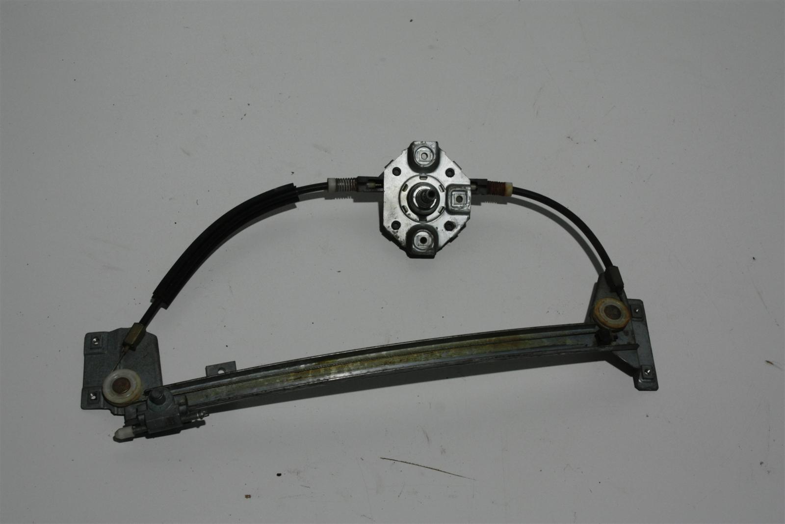 Audi 100/200 Typ 44/V8 man. Fensterheber Hinten Rechts 443839400A 
