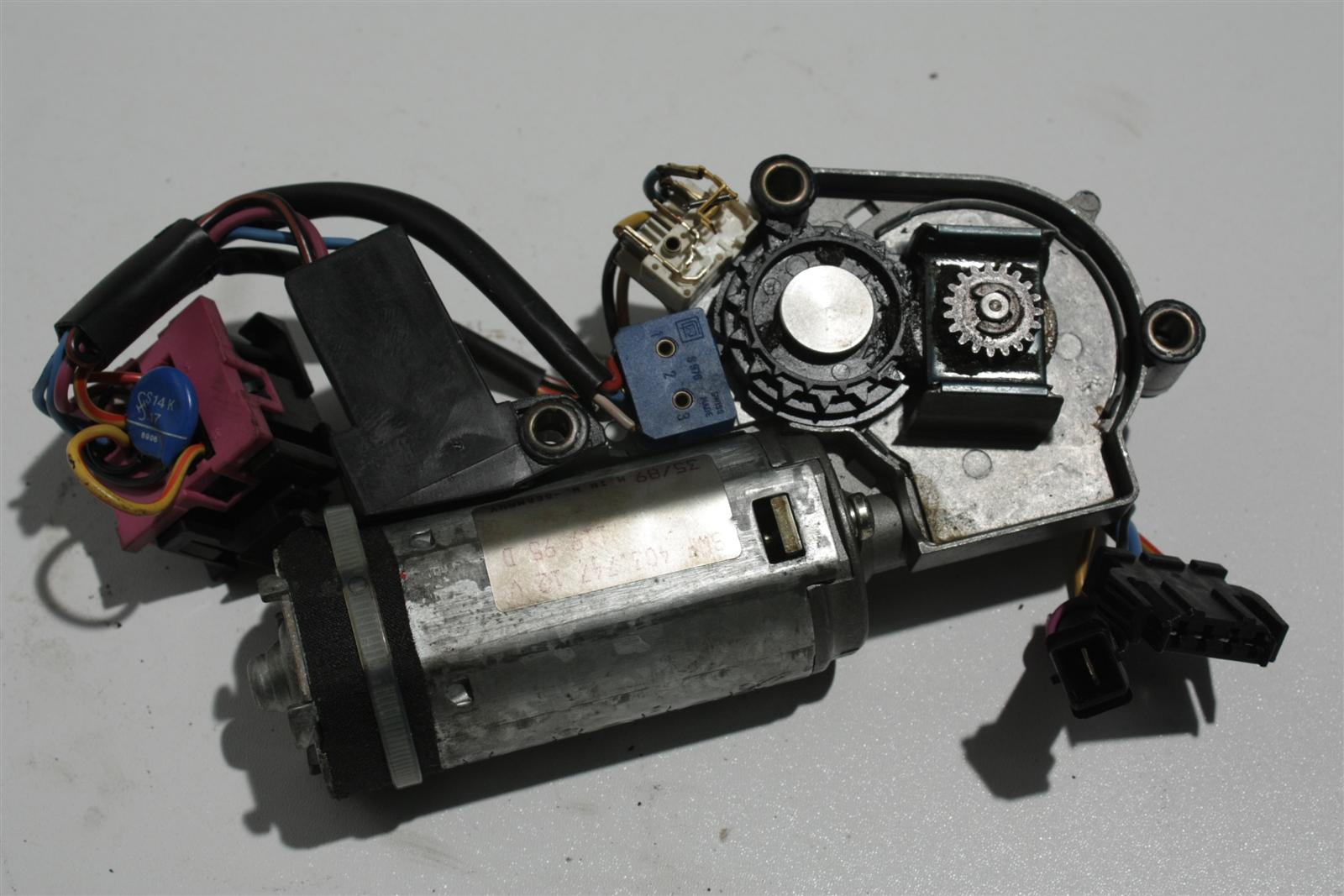 Audi 80 B4 Avant/Coupe Typ 89 Schiebedachmotor Webasto 895877795F 