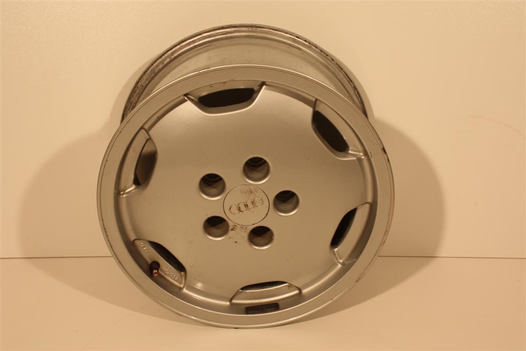 Audi V8 D11 Alufelge 15 Zoll Kanaldeckel 7,5Jx15 ET 35 LK 5x112 441601025H 