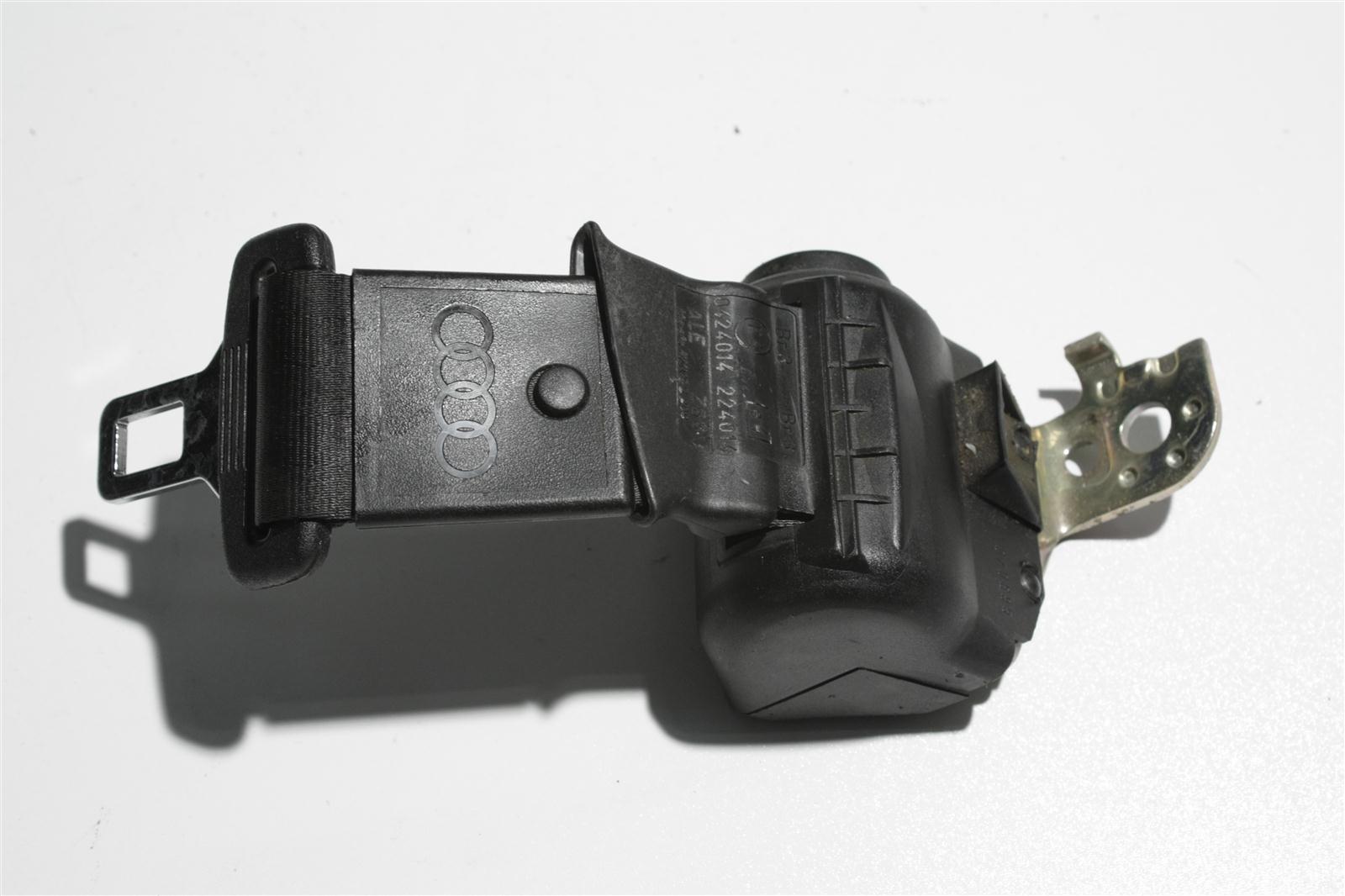 Audi 100/A6 C4 automatisch aufrollender Beckengurt Hinten Mitte schwarz 4A0857713N 