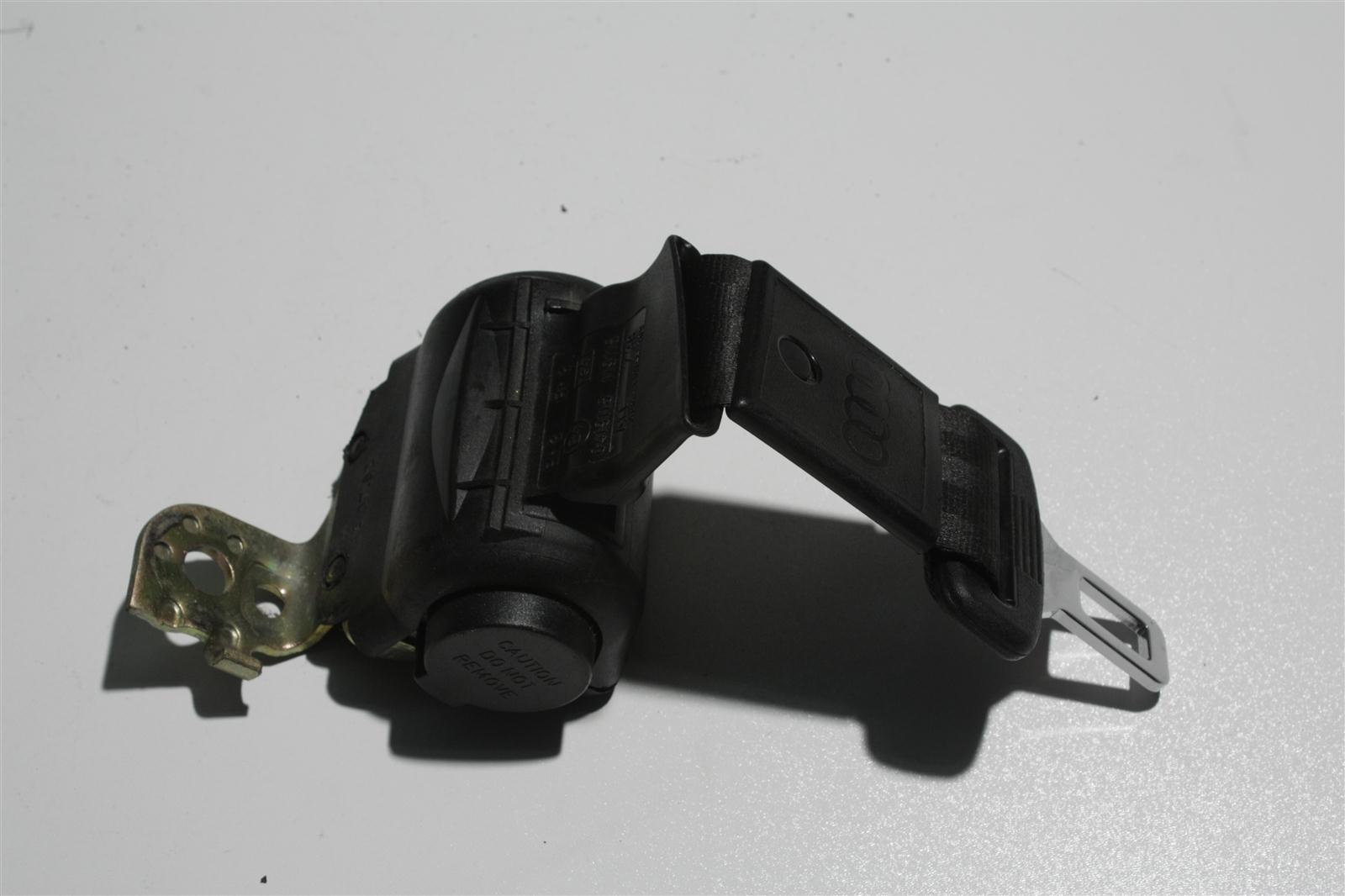 Audi 100/A6 C4 automatisch aufrollender Beckengurt Hinten Mitte schwarz 4A0857713H 