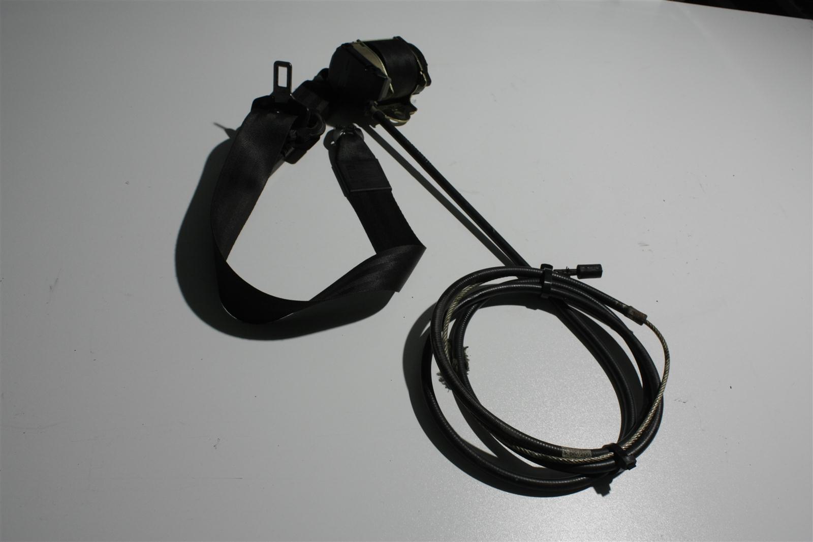 Audi 100 Typ 44 Sicherheitsgurt + ProConTen Vorne Links schwarz 443857705E 443857705D 