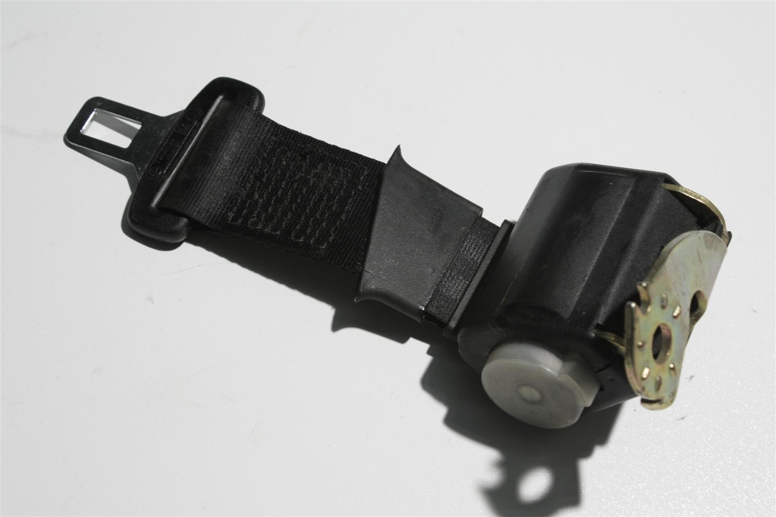 Audi 100/200 Typ 44 automatisch aufrollender Beckengurt Hinten Mitte schwarz 443857713B 