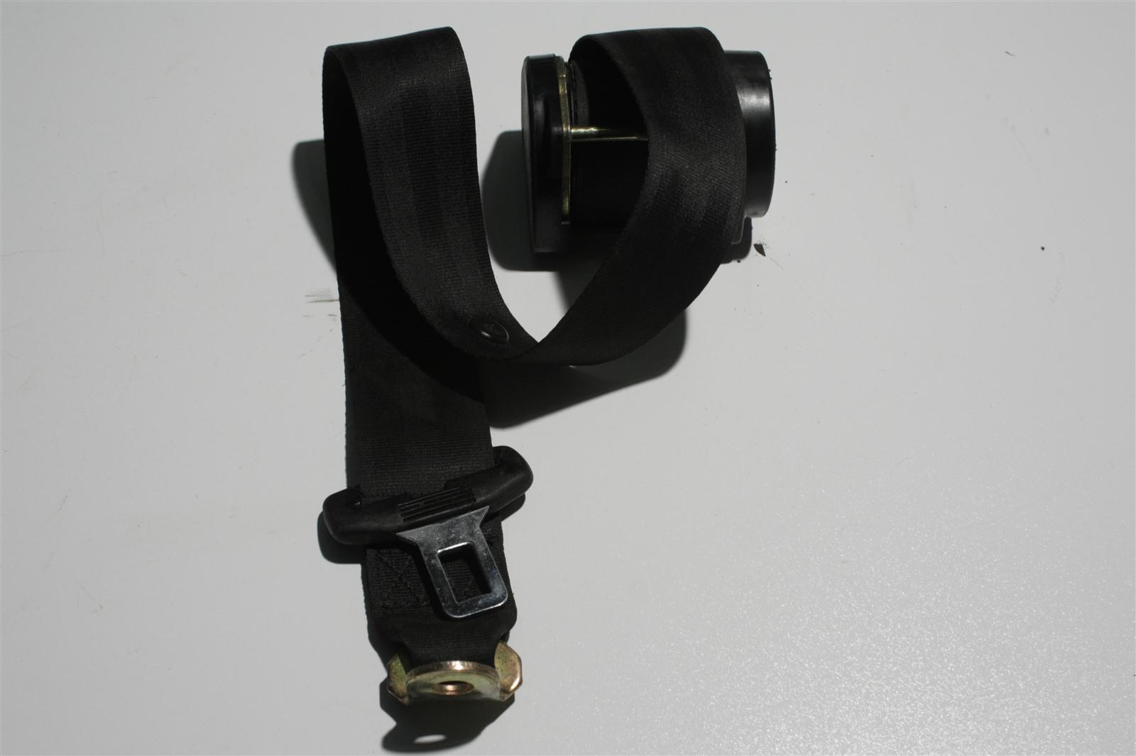 Audi 100/200 Typ 44 Limousine Sicherheitsgurt Hinten  schwarz 443857709 